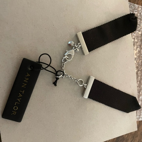 NWT Ann Taylor Statement Necklace - adjustable length - Picture 2 of 4